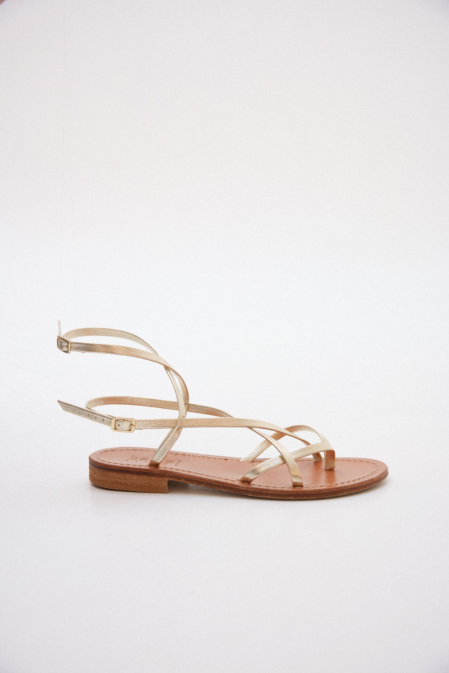 NOVEDAD - Sandalia Romana dorada
