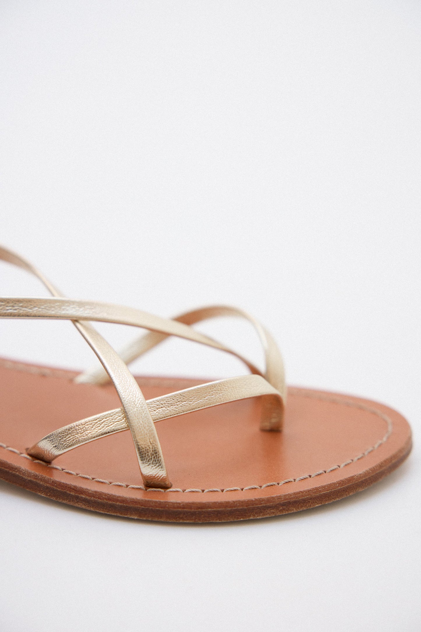 NOVEDAD - Sandalia Romana dorada
