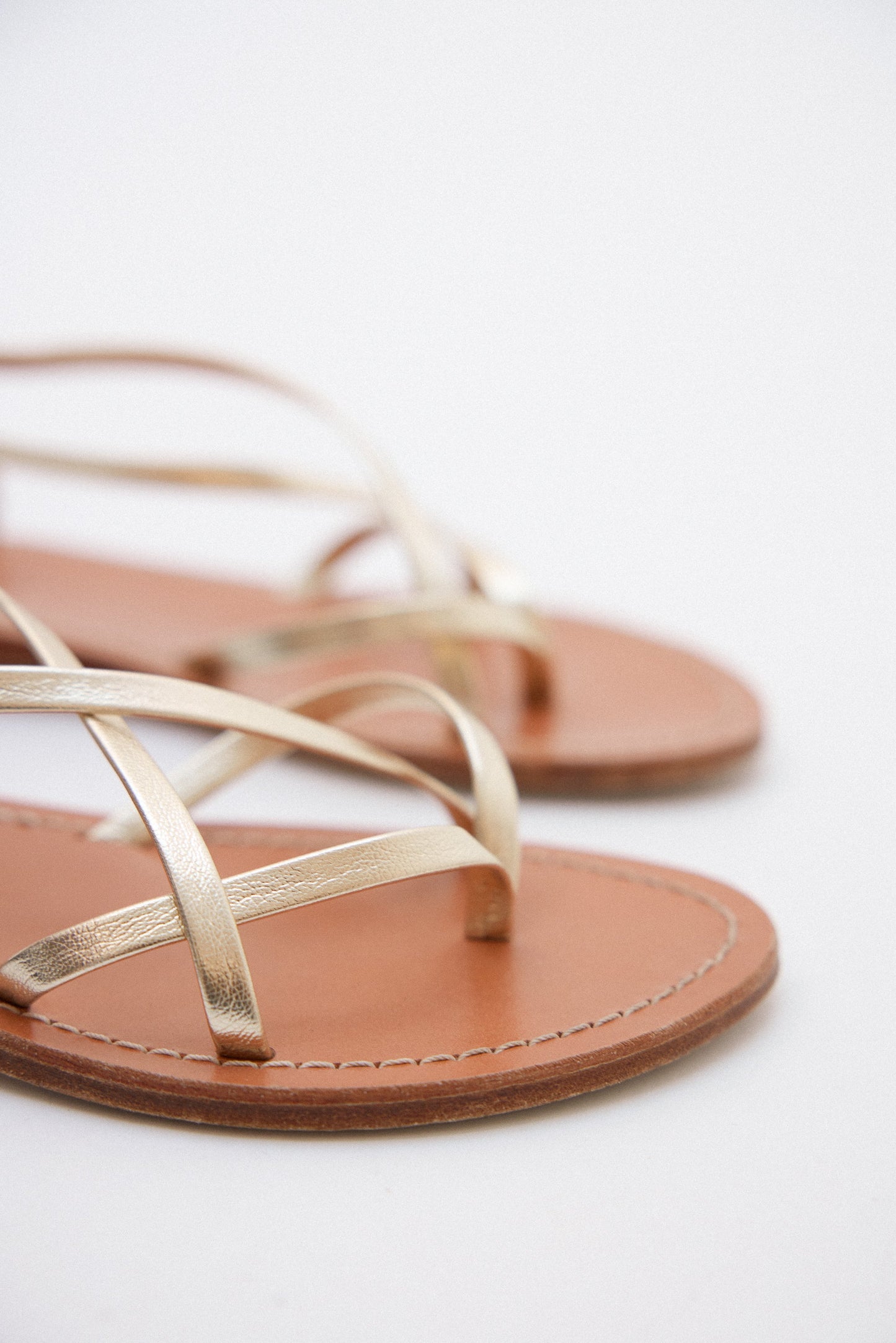 NOVEDAD - Sandalia Romana dorada